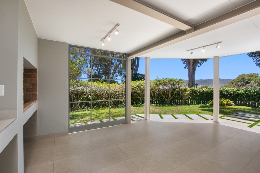 4 Bedroom Property for Sale in Leisure Isle Western Cape